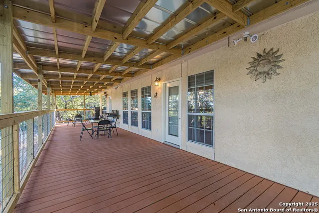 249 Lakeridge Loop Lakehills, TX 78063