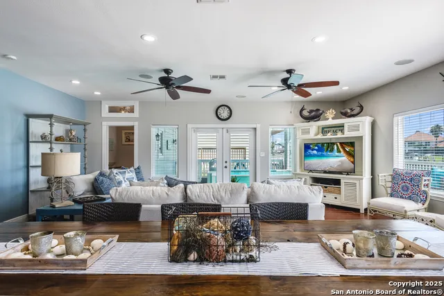 474 Bayside Port Aransas, TX 78373