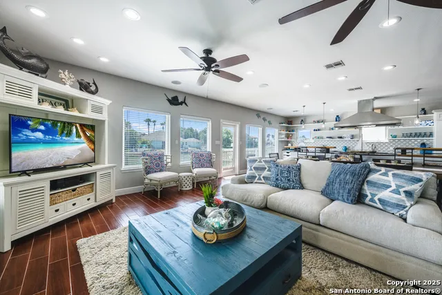 474 Bayside Port Aransas, TX 78373
