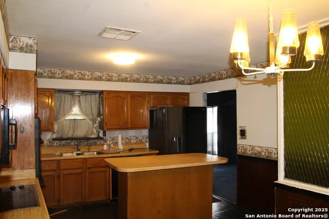 6542 W commerce San Antonio, TX 78227