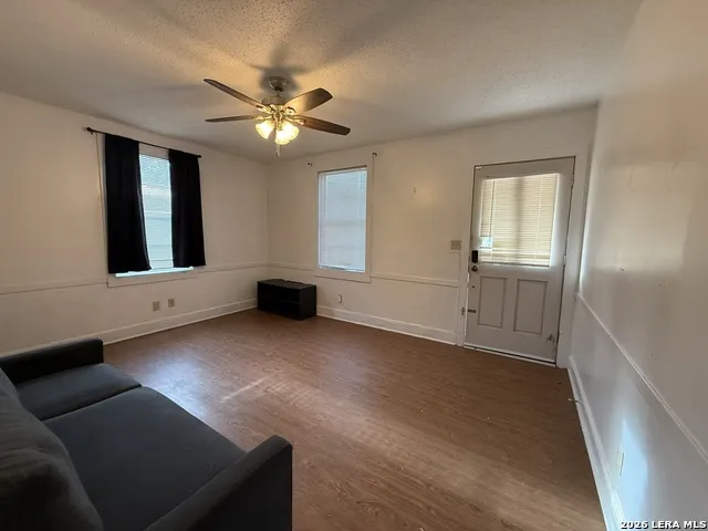 305 E Thornton St Three Rivers, TX 78071