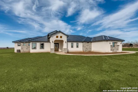 202 Venado Oaks