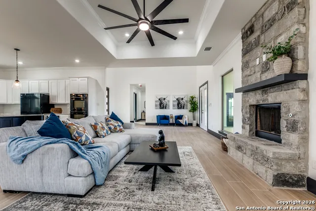 202 Venado Oaks Castroville, TX 78009