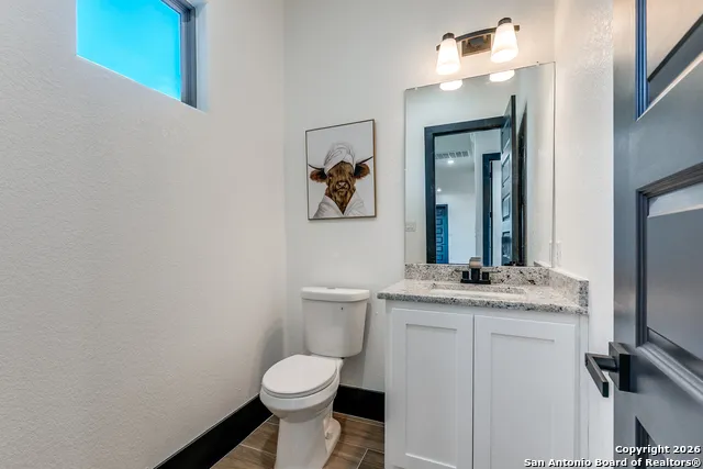 202 Venado Oaks Castroville, TX 78009