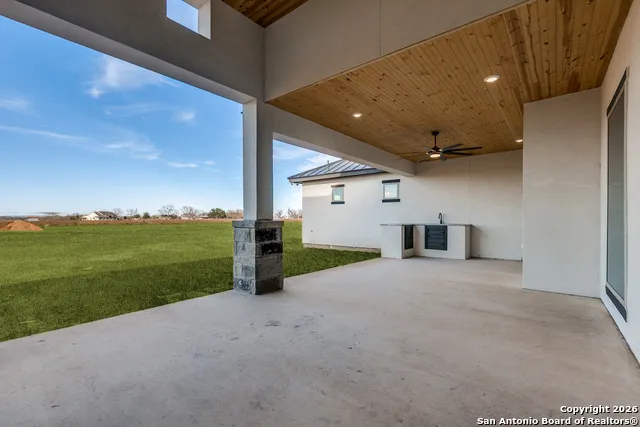 202 Venado Oaks Castroville, TX 78009
