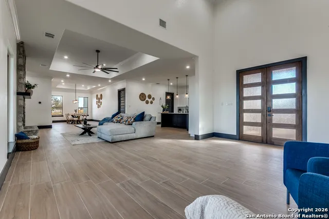 202 Venado Oaks Castroville, TX 78009