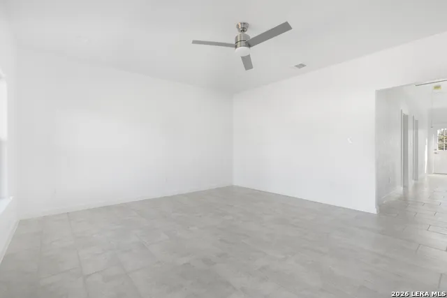 804 Peach Jourdanton, TX 78026