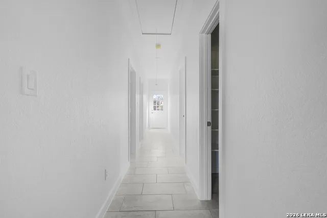 804 Peach Jourdanton, TX 78026