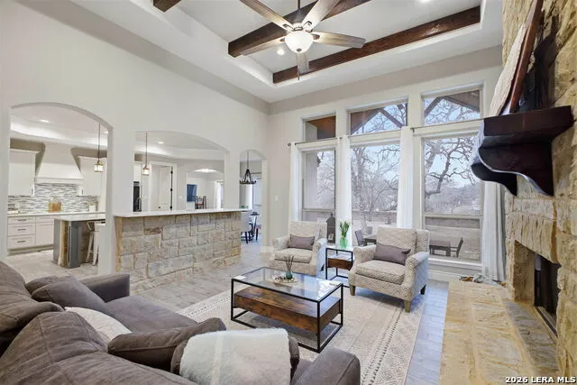 117 Crescent Rdg Adkins, TX 78101