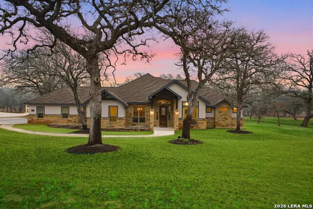 117 Crescent Rdg Adkins, TX 78101
