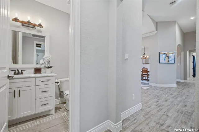 117 Crescent Rdg Adkins, TX 78101