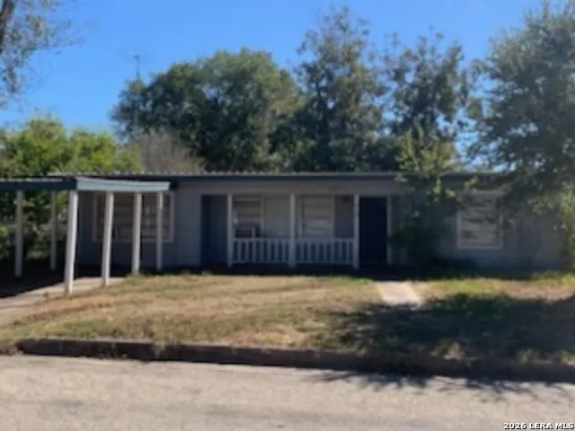 318 W 12th Shiner, TX 77984