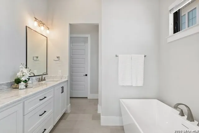 121 Houdini Kingsland, TX 78639