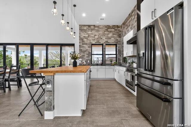 8024 Alton Selma, TX 78154