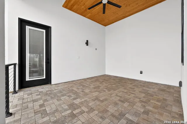 8024 Alton Selma, TX 78154