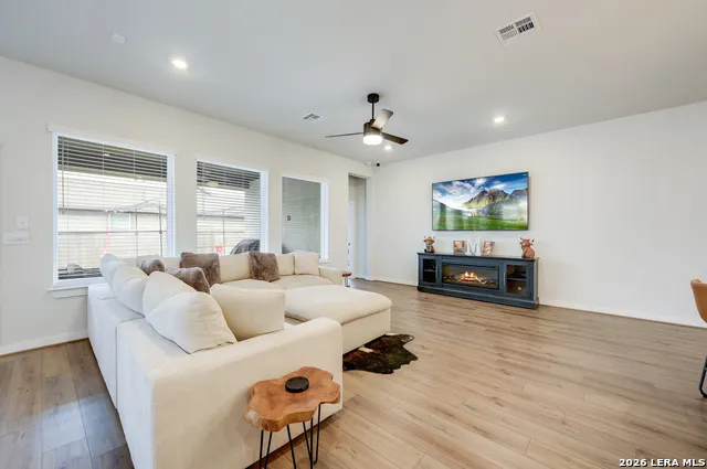 1693 Hidden Fox New Braunfels, TX 78132
