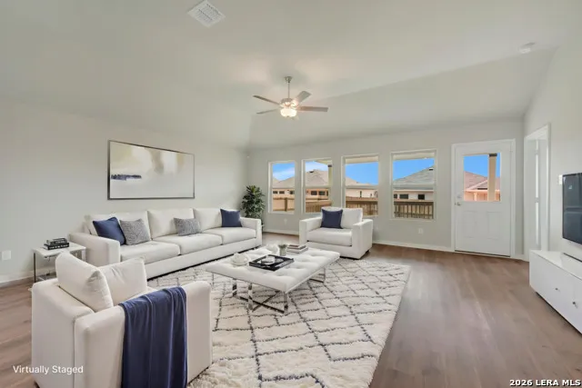 1033 Eagle Crossing Seguin, TX 78155