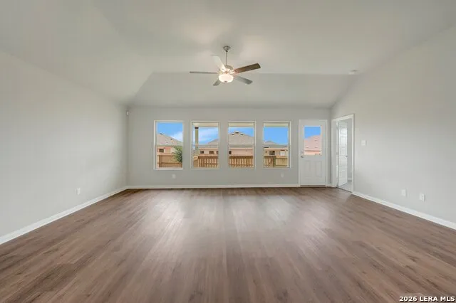1033 Eagle Crossing Seguin, TX 78155
