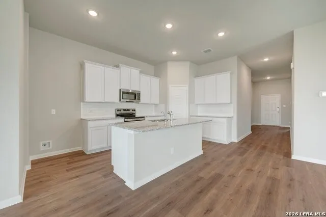 1033 Eagle Crossing Seguin, TX 78155