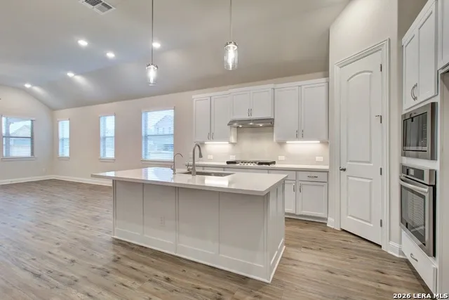 735 Navarro Street New Braunfels, TX 78132