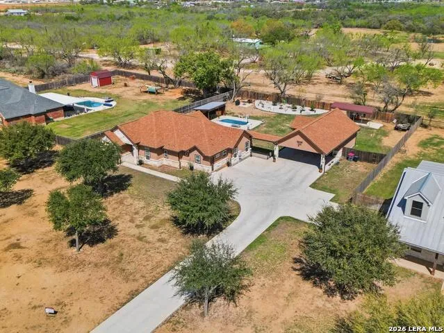 149 W Short Meadow Dr Lytle, TX 78052