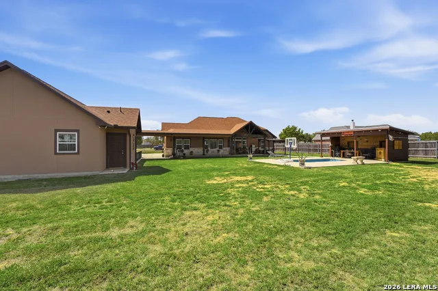 149 W Short Meadow Dr Lytle, TX 78052