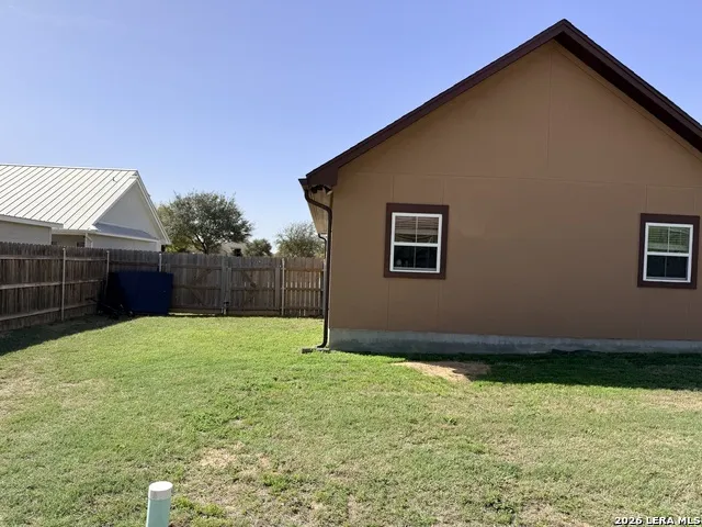 149 W Short Meadow Dr Lytle, TX 78052