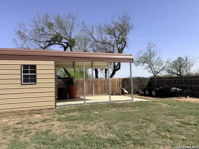 149 W Short Meadow Dr Lytle, TX 78052