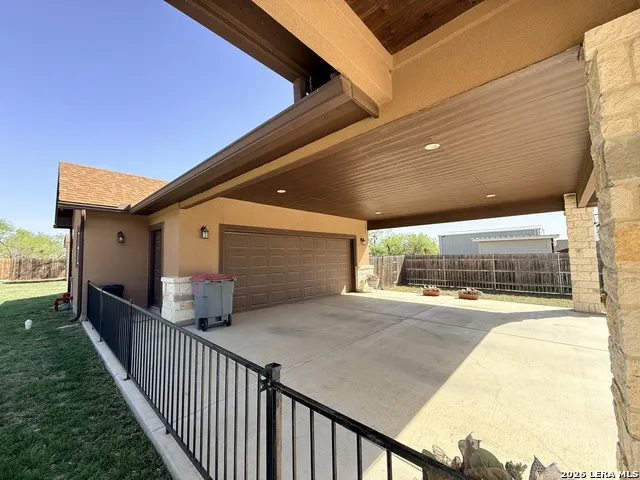 149 W Short Meadow Dr Lytle, TX 78052