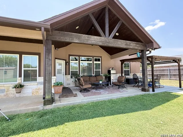 149 W Short Meadow Dr Lytle, TX 78052