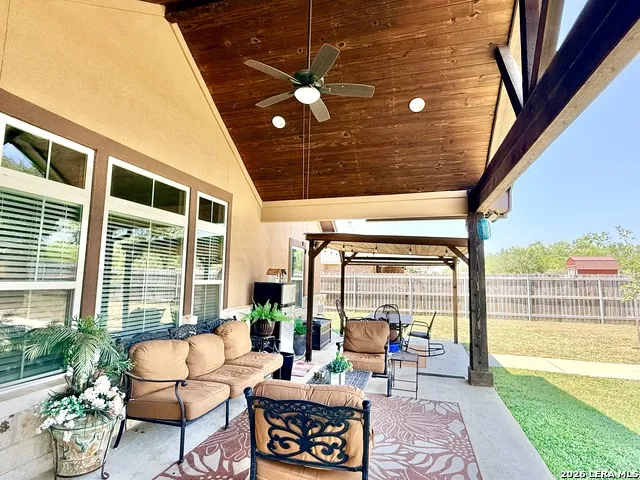 149 W Short Meadow Dr Lytle, TX 78052