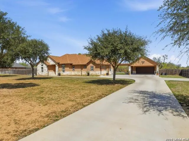 149 W Short Meadow Dr Lytle, TX 78052