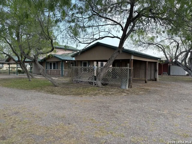 1019 county road 350 Orange Grove, TX 78372