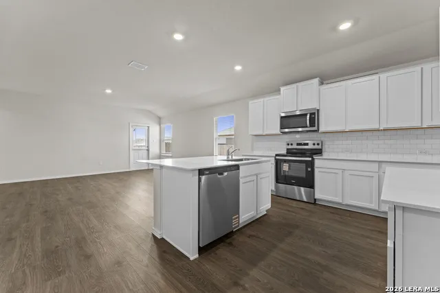 154 Double L Dr Comfort, TX 78013