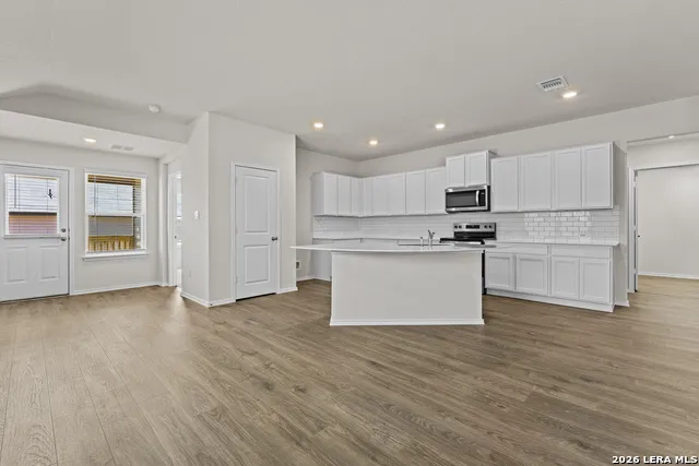 162 Double L Dr Comfort, TX 78013