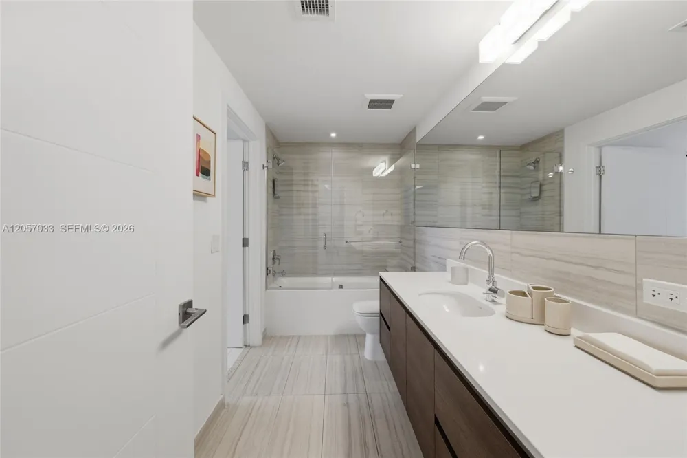 301 Altara Ave #520 Coral Gables, FL 33146