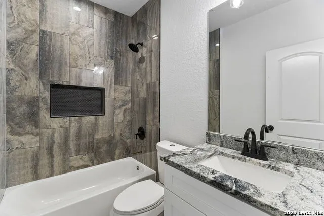 123 Ranchero Natalia, TX 78059