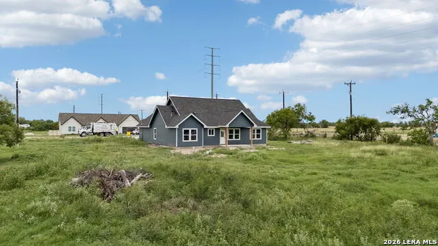 123 Ranchero Natalia, TX 78059