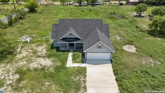123 Ranchero Natalia, TX 78059