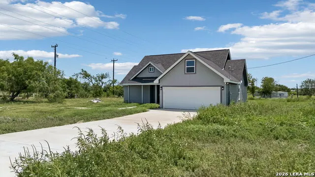 123 Ranchero Natalia, TX 78059