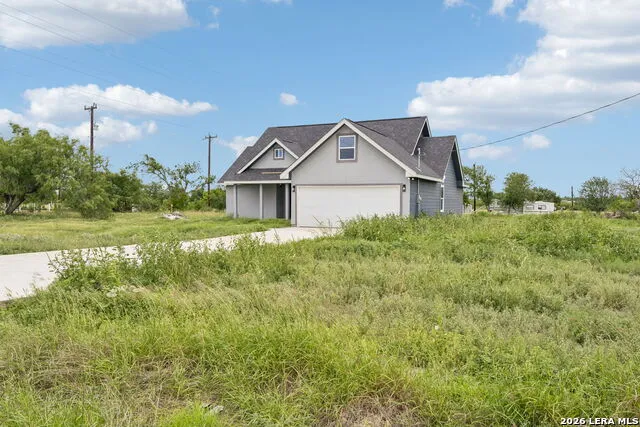 123 Ranchero Natalia, TX 78059