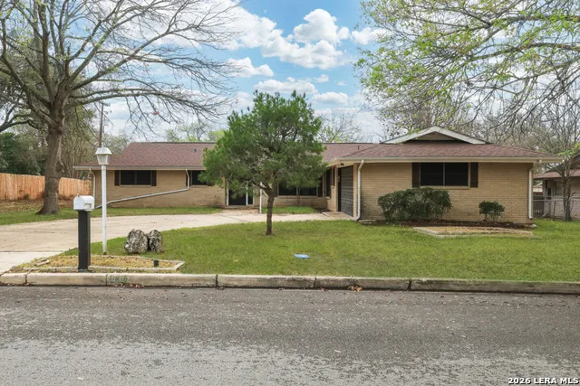 630 Rocklyn Windcrest, TX 78239