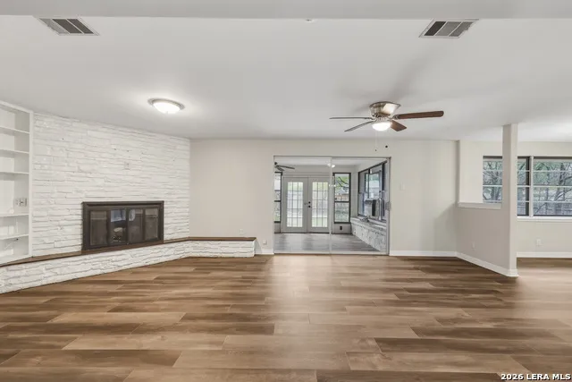 630 Rocklyn Windcrest, TX 78239