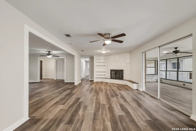 630 Rocklyn Windcrest, TX 78239