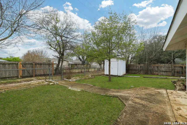 630 Rocklyn Windcrest, TX 78239