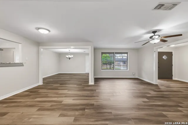 630 Rocklyn Windcrest, TX 78239