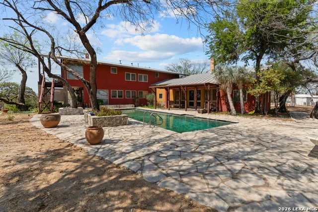 961 Pico Laredo, TX 78045