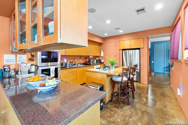 961 Pico Laredo, TX 78045
