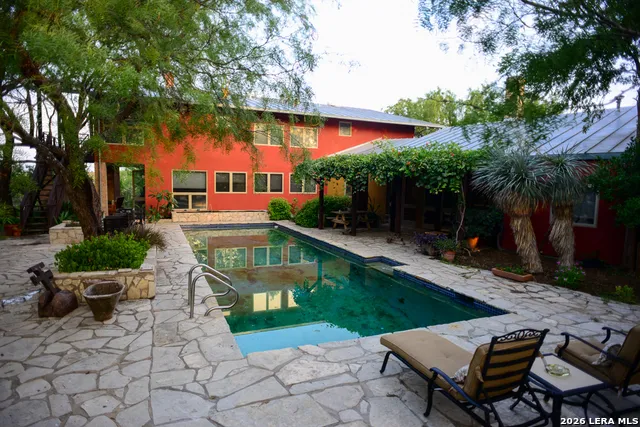 961 Pico Laredo, TX 78045