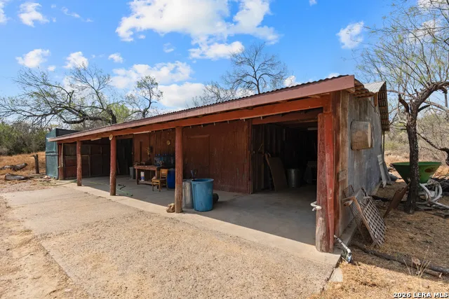 961 Pico Laredo, TX 78045